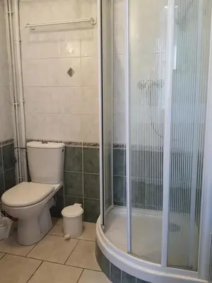Salle de bains dans l'établissement Beau duplex lumineux avec aperçu mer