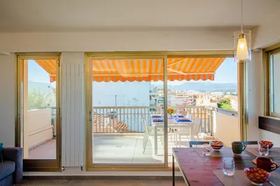 Balcon ou terrasse dans l'établissement High Standing with Incredible Old Antibes and Sea views