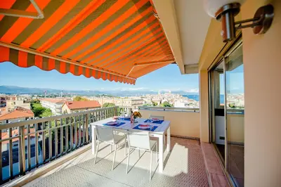 Balcon ou terrasse dans l'établissement High Standing with Incredible Old Antibes and Sea views