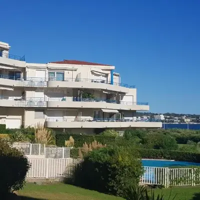Appartement Antibes juan les pins piscine et mer a 200m