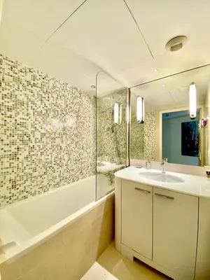 Salle de bains dans l'établissement Carlton Riviera