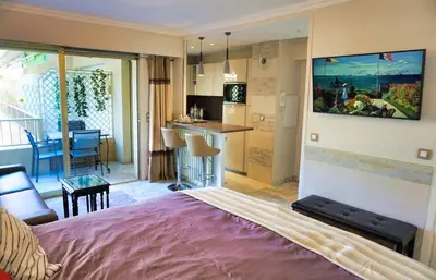 Plan de l'établissement Studio Cannes center next to Croisette and rue d'Antibes