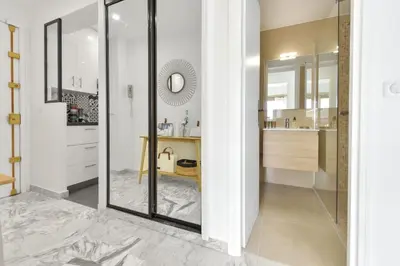 Salle de bains dans l'établissement Cannes Palm Beach district 2 min to the beaches