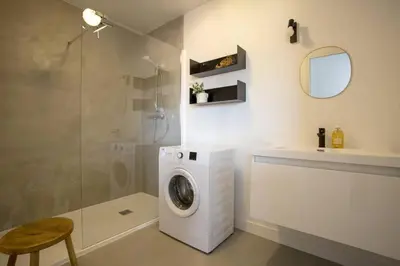 Salle de bains dans l'établissement Juan les pins, près de la plage