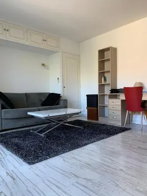 Coin salon dans l'établissement Cannes Standing proche Croisette