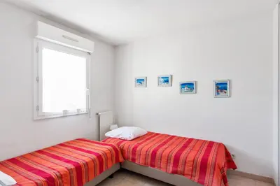 Un ou plusieurs lits dans un hébergement de l'établissement Maison La Fontonne - Welkeys