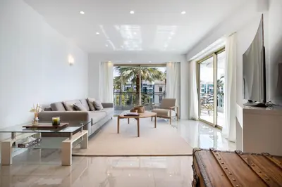 Coin salon dans l'établissement Agence des Résidences - Appartements privés du 45 CROISETTE- Prestige