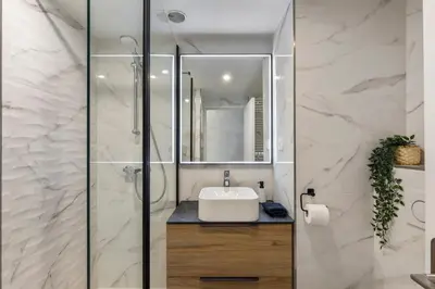 Salle de bains dans l'établissement Vue mer 180° cocon à 7 min de la plage piscine AC