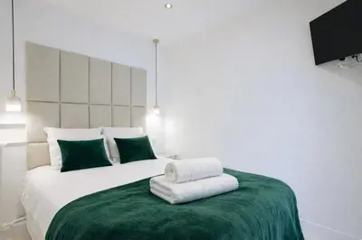 Un ou plusieurs lits dans un hébergement de l'établissement Luxury Maubourg - Vue mer - Croisette 50m plage - Clim - terrasse