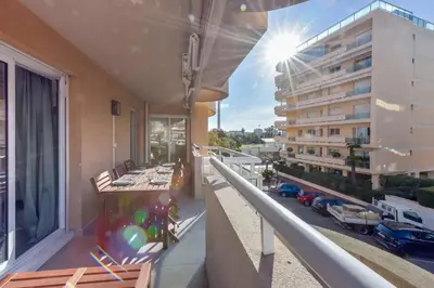 Balcon ou terrasse dans l'établissement 3-Br Apartment 3 minutes to the Croisette