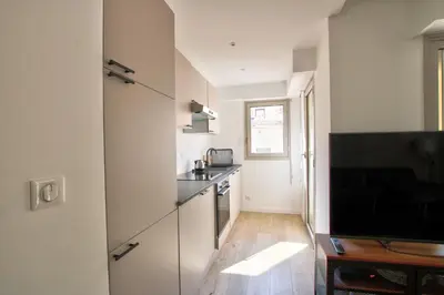 Cuisine ou kitchenette dans l'établissement MAR2 - Beau 2 pièces avec loggia fermée et aménagée en centre ville