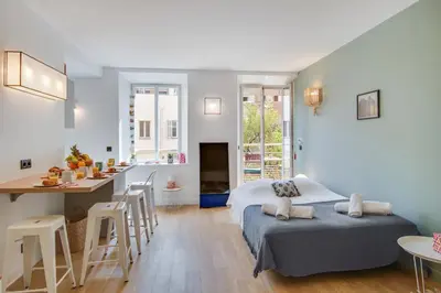 Coin salon dans l'établissement Gold Apartment