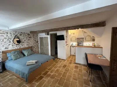 Cuisine ou kitchenette dans l'établissement La Calade 1 bedroom Studio - Biot Village