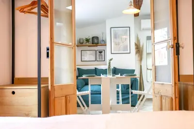 Coin salon dans l'établissement Luxurious & calm flat in heart of Old Antibes