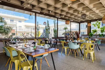 Restaurant ou autre lieu de restauration dans l'établissement Comfort Aparthotel Antibes Le Maestria