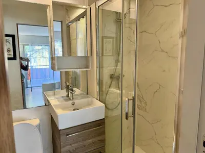 Salle de bains dans l'établissement Apartment 2 pièces Cannes Centre