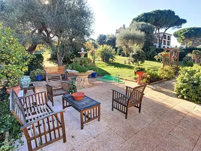 Jardin de l'établissement Appartement 2 pièces au cœur du Cap d'Antibes