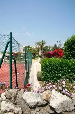 Plan de l'établissement Le Tamaris - Terrasse Vue sur Mer - Piscine, Tennis & Jardin