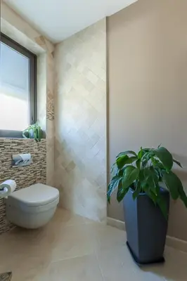 Salle de bains dans l'établissement Villa in Juan-Les-pins with heated pool