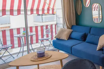 Coin salon dans l'établissement 4 couchages Climatisé Direct Plage wifi parking