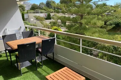 Balcon ou terrasse dans l'établissement 4 pers , 100m de la plage marina baie des anges French Riviera