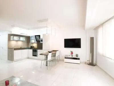 Cuisine ou kitchenette dans l'établissement 2 pièces Luxueux en face du Martinez et Croisette