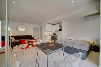 Cuisine ou kitchenette dans l'établissement Lumineux Studio TERRASSE, Rouaze-MARTINEZ CARLTON A0B132