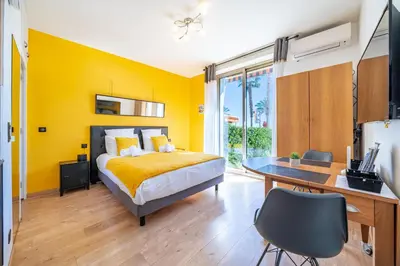 Un ou plusieurs lits dans un hébergement de l'établissement Studio de la plage - Mer, Terrasse et garage