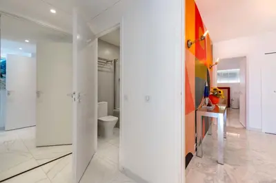 Salle de bains dans l'établissement 2-Br Luxury Apartment with Sea View and Pool