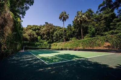 Tennis ou squash au sein de l'appartement ou à proximité