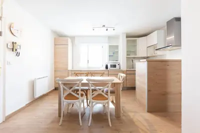 Cuisine ou kitchenette dans l'établissement Paradise Cannes Center with Pool and Park VILLA LE LYS