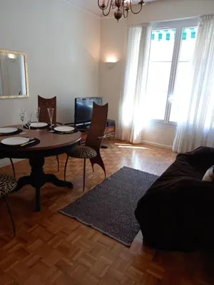 Télévision ou salle de divertissement dans l'établissement Appartement hyper-centre Croisette Cannes