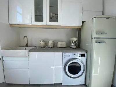 Cuisine ou kitchenette dans l'établissement Beautiful Apartment 2mn walking distance from La Croisette and The Beach