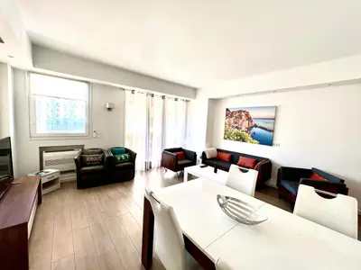 Coin salon dans l'établissement C066-Luxurious apartment with sea view - Cannes