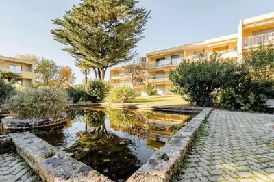 Jardin de l'établissement Hello Côte d'Azur - Spacieux 2 pièces au calme à 5 min des plages