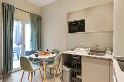 Cuisine ou kitchenette dans l'établissement Appartement des Anges - Welkeys