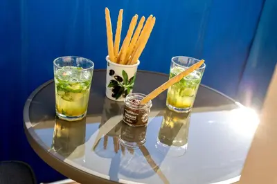 Boissons dans l'établissement Le Provençale : Plages, Balcon, Clim
