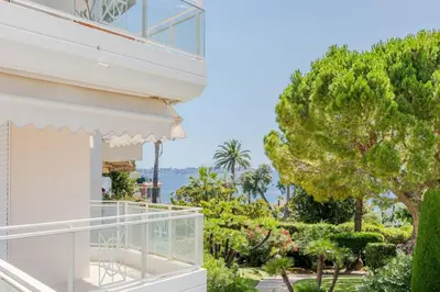Jardin de l'établissement 3-Room Apartment in Prestigious Residence