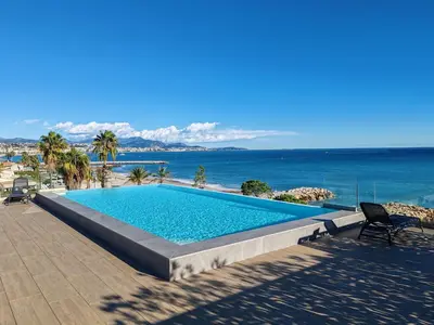Piscine de l'établissement Pearl Beach - Rooftop Pool Seaside ou située à proximité