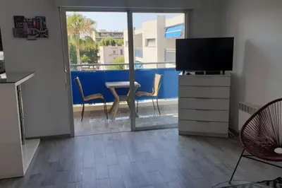Télévision ou salle de divertissement dans l'établissement AiguesMarines
