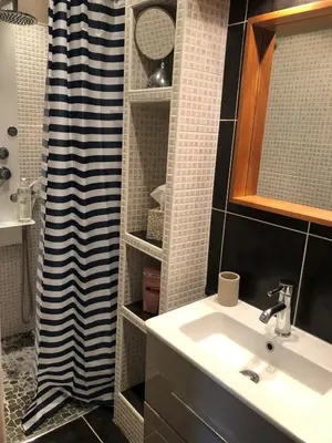 Salle de bains dans l'établissement Studio Bijou Plage Antibes Juan-les-Pins
