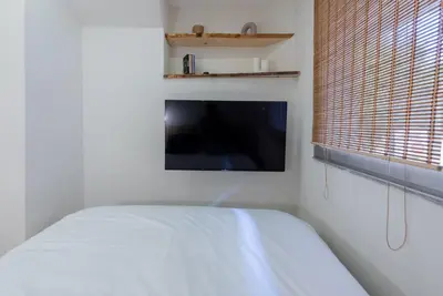 Télévision ou salle de divertissement dans l'établissement Beautiful apartment 7P City Center Beach 250m