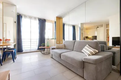 Coin salon dans l'établissement 45 Croisette Apartment - Prime Location - Beach & Palais by Foot - AC
