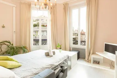 Un ou plusieurs lits dans un hébergement de l'établissement Cosy apartment 39M2, two steps from rue d'Antibes and Croisette