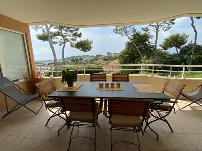 Balcon ou terrasse dans l'établissement Le Beauvert - StayInAntibes