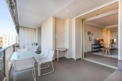 Balcon ou terrasse dans l'établissement REF 1426 - Cannes Croisette - Sea view apartment for rent