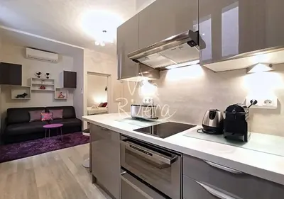 Cuisine ou kitchenette dans l'établissement Calm and Modern 1 Bedroom City Centre Cannes