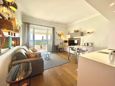 Cuisine ou kitchenette dans l'établissement Gallia Park by Welcome to Cannes