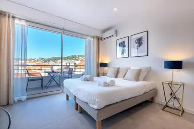 Un ou plusieurs lits dans un hébergement de l'établissement Agence des Résidences - Appartements privés du 45 CROISETTE - Superieur