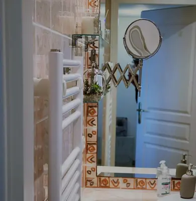 Salle de bains dans l'établissement Feels like home JUAN FLORE - Air-conditioned furnished apartment with terrace & parking